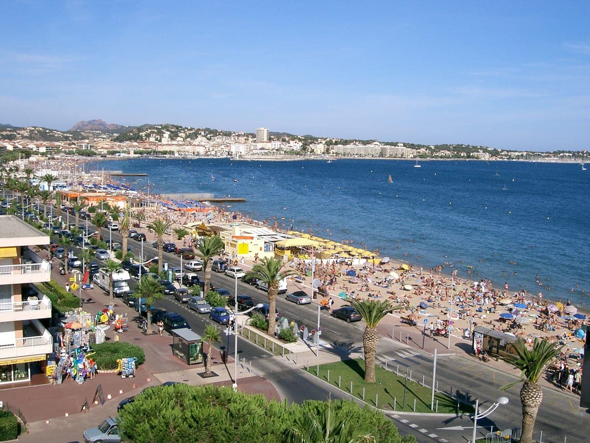 Fréjus (83370)