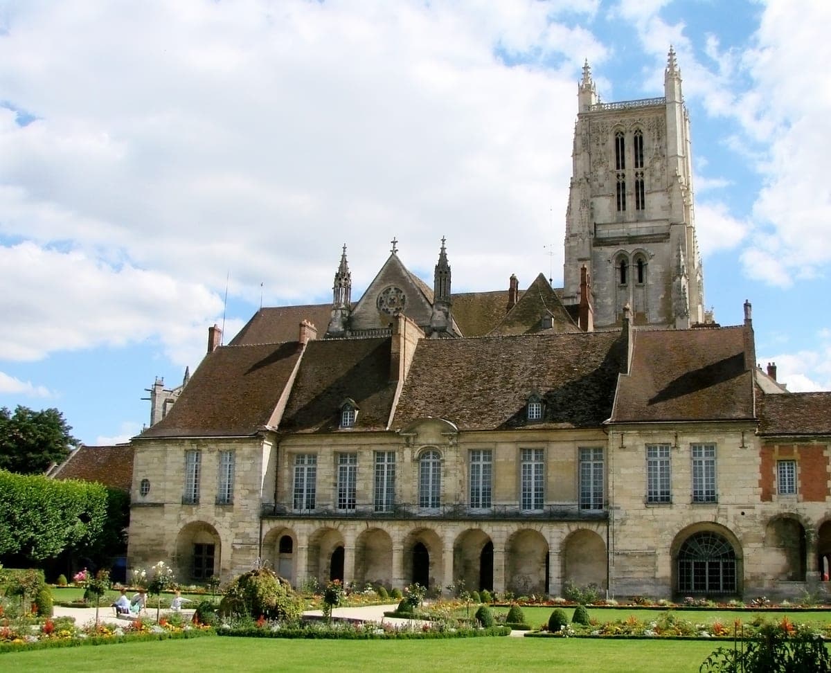 Meaux (77100)