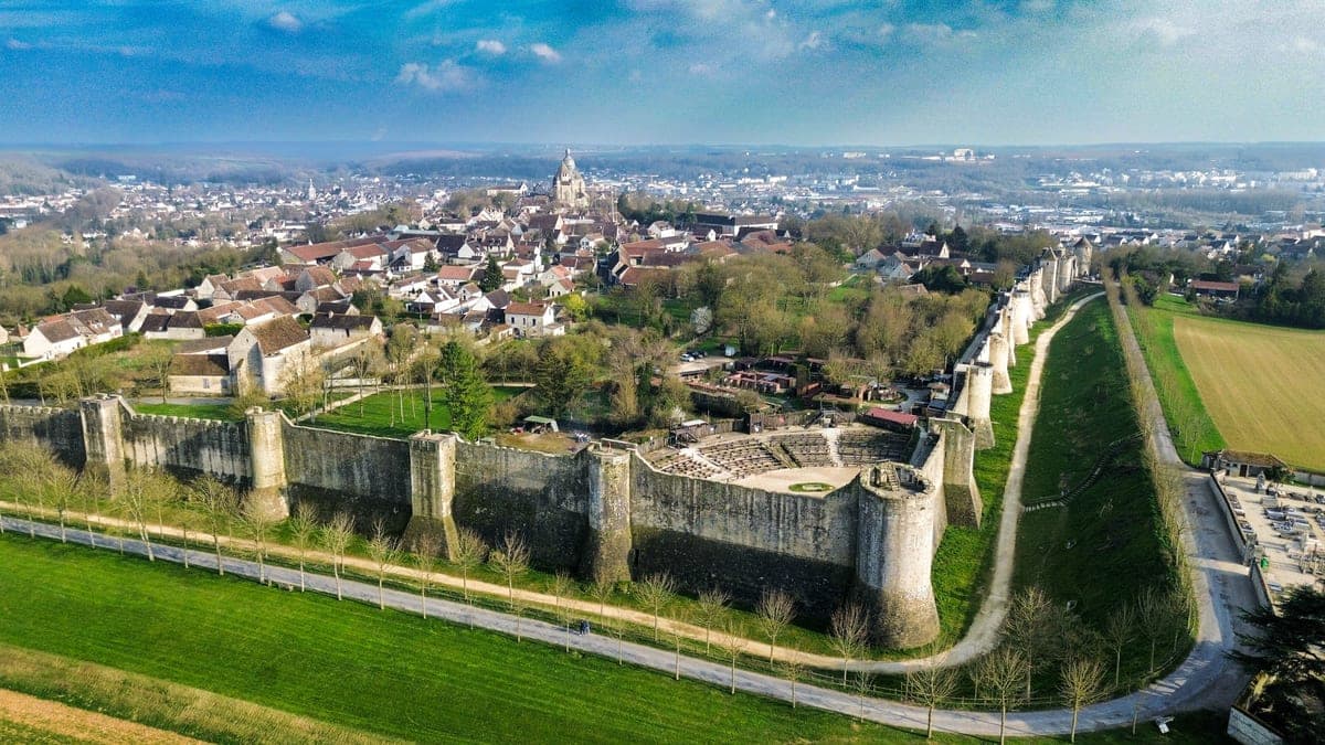 Provins (77160)
