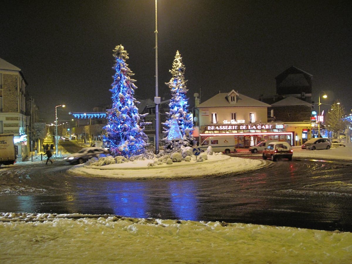 Vaires-sur-Marne (77360)
